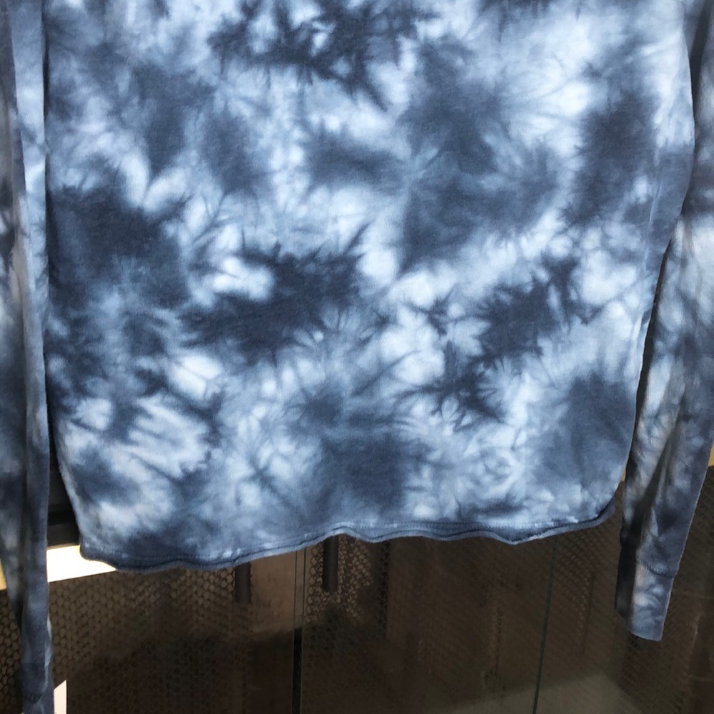 NEW ELEPHANT CROP TOP SWEATER - Picture 7 of 7